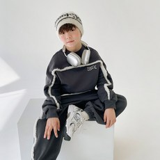 BerryCloset 兒童刷毛UGG風密碼上下衣套裝