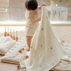 bamiblanc 嬰幼兒四季通用雙面100支純棉Duralon涼感午睡墊 + 四季藝術家萌3層毛毯組合, 珍珠奶茶(午睡墊), 白色(毛毯)