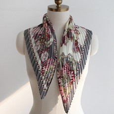 Vavisoo 百褶飄逸圍巾