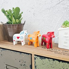 北歐小馬擺飾3件組, 橘色 + 紅色 + 白色
