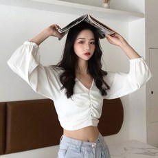 피어니스트 브이 크롭 블라우스