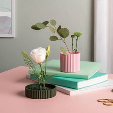 OTOTO Blossom 綻放 花器 Set 2個 粉色 綠色 尺寸Ø6.1 x 6.7 cm/Ø9.3 x 2.5 cm ABS樹脂, 粉色 + 綠色, 粉色(6.1 x 6.7 cm) + 綠色(9.3 x 2.5 cm)