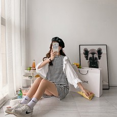 孕婦荷葉邊袖子中長款休閒連身裙