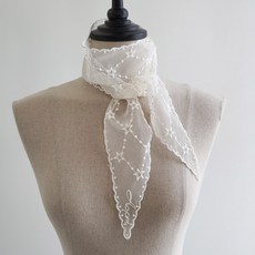 Vavisoo Humming 星星刺繡蕾絲圍巾
