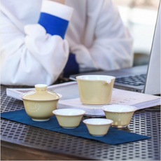 Jingdeokjin Gaewan 旅行套組 黃色, 1套