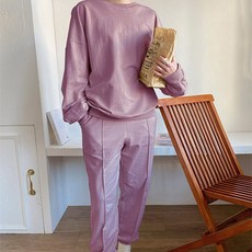 Andaromi女款日常休閒細褶慢跑套裝 FREE 豆沙色