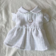 BYDAMSOOMI 小狗款標準格紋胸花連身裙, 白色的