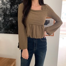 시크블랙 즐레디 스퀘어넥 옆셔링 프릴 니트 티셔츠 cpt15752k48