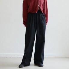 SUBI.JEANS 女款寬版雙褶棉質廓爾喀褲 SL5140 短版