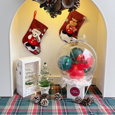 LOVELY FARM LED聖誕魔術氣球 + 壓克力樹套組, 11 聖誕快樂 + 3綠色混合