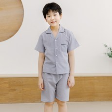 Kids Line 為男孩的愛支票設置和下來的睡衣