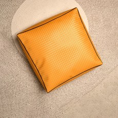 스테디얼 가죽 격자무늬 쿠션, 주황