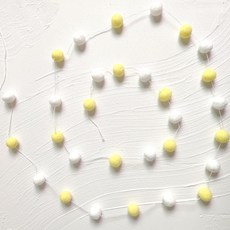 Selene 馬卡龍毛球掛飾 one size, 2個, 白色 黃色