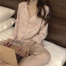 안나앤코 여성용 레오파드 실크 긴팔 파자마 상하의 세트