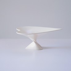 雙心托盤, 白色