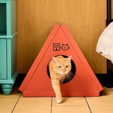 Udada Mansion 環繞三角貓抓板, PANTONE 7592C, 1個