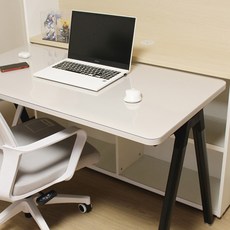 CoverFactory 羅伊莫諾腳架型書桌專用環保透明墊 2mm, 透明色