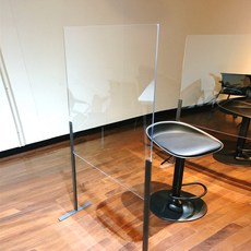 GENTLEBREEZE 철제 아크릴 스탠드형 가림판 8T 100 x 150 cm, 투명