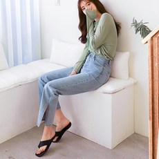 SUBI.JEANS 女款側邊開衩半寬直筒牛仔褲 SP186