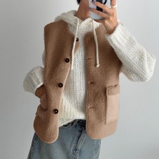 Lalaon 溫暖刷毛口袋鈕扣背心 25TSP3322