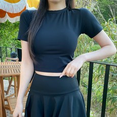 Chic Black 女款 Rinneje 圓領短版修身短袖防曬T恤 cpbw96k45, 黑色