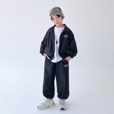 BerryCloset 青少年男童用鋼鐵石墨色上下套裝