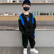 MK 男童運動風刺繡大學T + 束口褲套裝