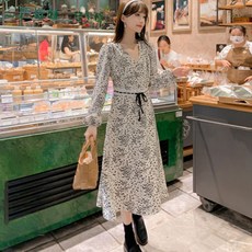 孕婦V領小碎花長袖連身裙