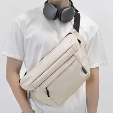 Most Out 大尺寸斜揹包 M466, 象牙白