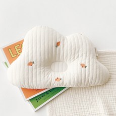 Ma lolotte 絎縫刺繡雲朵造型枕, 胡蘿蔔款