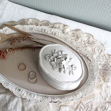 CoTe TaBLe 花朵珠寶盒 K39506, 1個, 復古象牙白