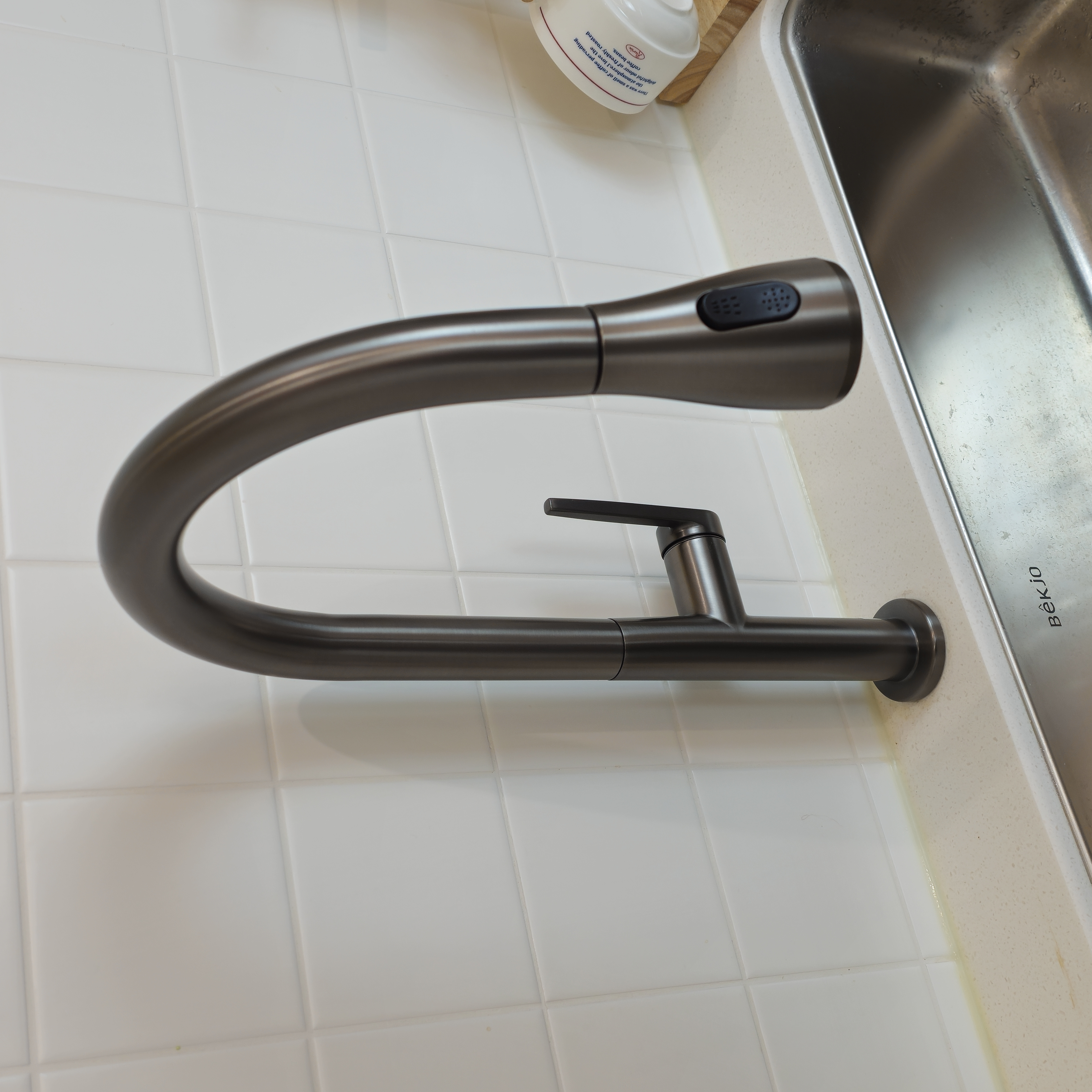 青年水都 Grandis 高級水槽水龍頭 深灰色, 1個