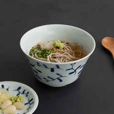 Roco Living 日本產有田燒藍葉素麵碗, 白色 + 藍色, 1個