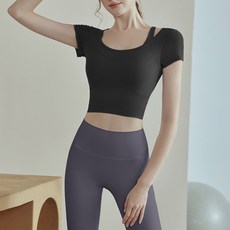 MarketA 女款訓練用內建胸墊短版修身T恤