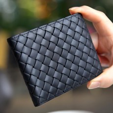 La Chic 牛皮編織壓紋主力經典短夾