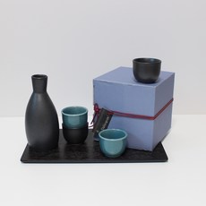 Dalsogum 韓國製精美陶瓷黑孔雀德利清酒壺禮盒, 1套, 德利清酒壺 + 酒杯 4入