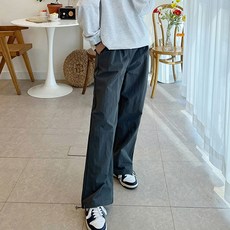 kleinemone 女款Gorpcore戶外機能風下擺抽繩束口寬褲