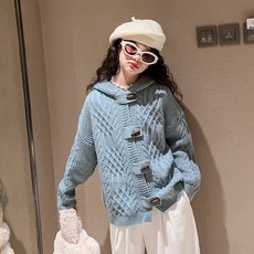 女童麻花針織天藍色連帽牛角扣厚版開襟衫