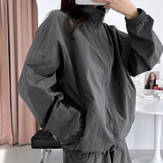 BBAEBBAE 女款高領防風寬鬆版拉鍊外套