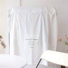 BELLELIFE Typo 衣架遮蔽簾, 白色