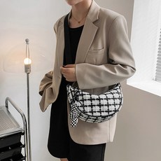 메이첼 첵스 체크 퀼티 숄더 크로스백 11441