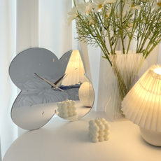 現代室內裝飾壓克力花朵立架壁鐘, 銀色