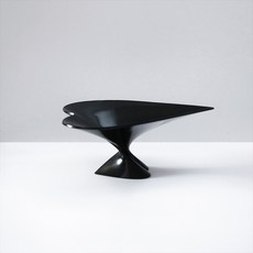 雙心托盤, 黑色