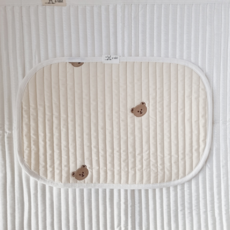 AiRabbit 嬰幼兒純棉條紋絎縫雙面吸汗墊 嬰兒枕墊 無固定帶, 小熊刺繡