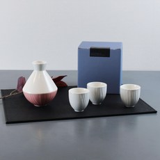 Dal-sogeum 半瓶清酒壺實用4件組 大理石粉紅套組, 1套, 酒瓶 + 酒杯 3入