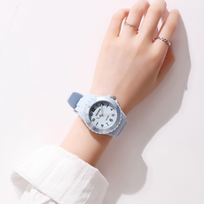 Daily Nest 舒適好戴的簡便運動手錶, 1個, 淺藍色