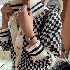 NANING9 女款茨亨特格紋高領開襟衫