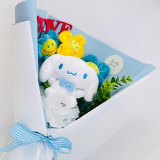 LOVELY FARM 三麗鷗娃娃 + 微笑花朵娃娃 3入 + 蛋糕插牌 + 人造花束組合, 大耳狗喜拿 + 隨機出貨
