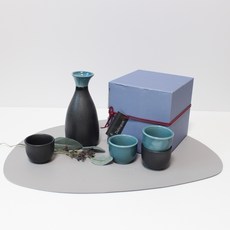 月鹽韓國漂亮陶瓷黑孔雀陶器禮盒, 1組, Tokuri + 清酒杯 4p