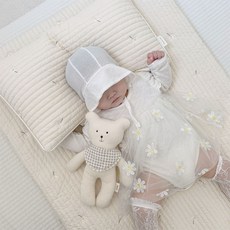 Malolotte 兒童用絎縫刺繡午睡枕 含枕芯, 飄逸雛菊